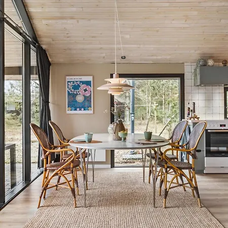 Three-bedroom In Semesterbostad
