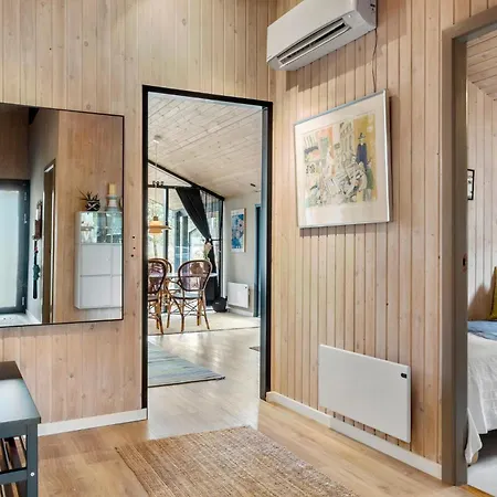 Semesterbostad Three-bedroom In Jerup